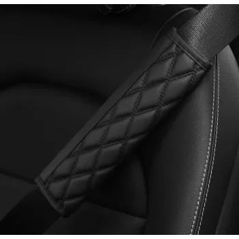 Műbőr steppelt biztonsági övpárna - fekete - párban