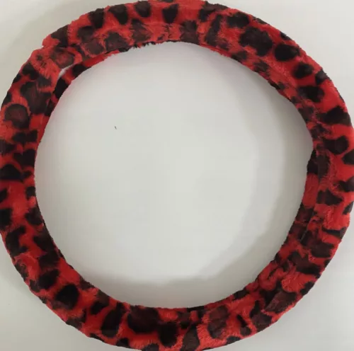 Plüss kormányvédő - fekete/piros - 37-39cm