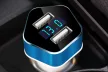 Amio szivargyújtós töltő 2 USB-vel és feszültségmérővel - 12/24V 2.4A