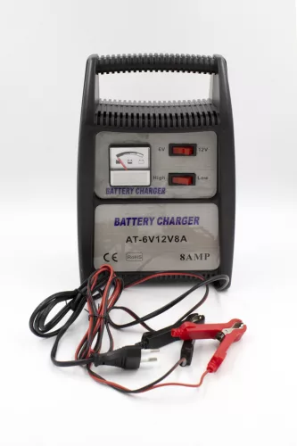 MaxSpeed akkumulátor töltő - 6-12V 8A