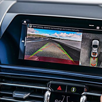 Tolatókamera, monitor